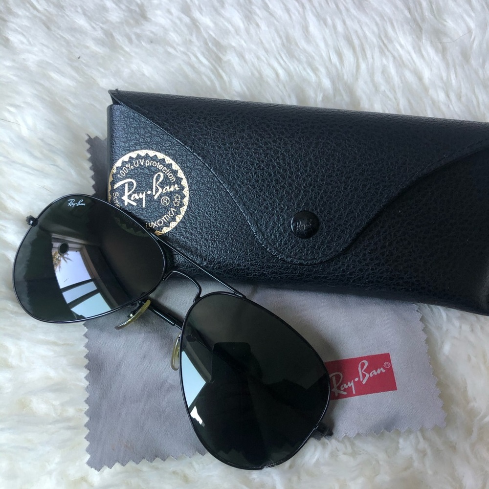 Black Ray Ban Aviators